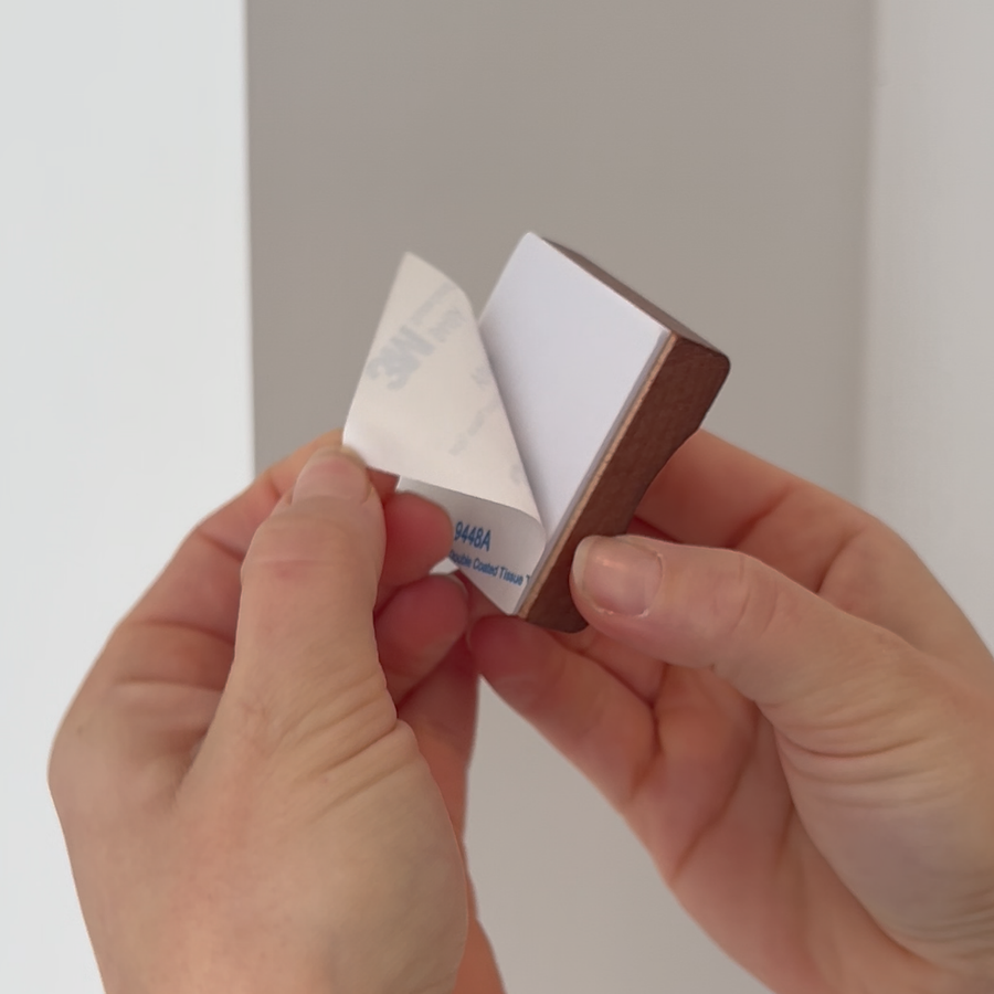 Magnetischer Schuhanzieher aus Massivholz