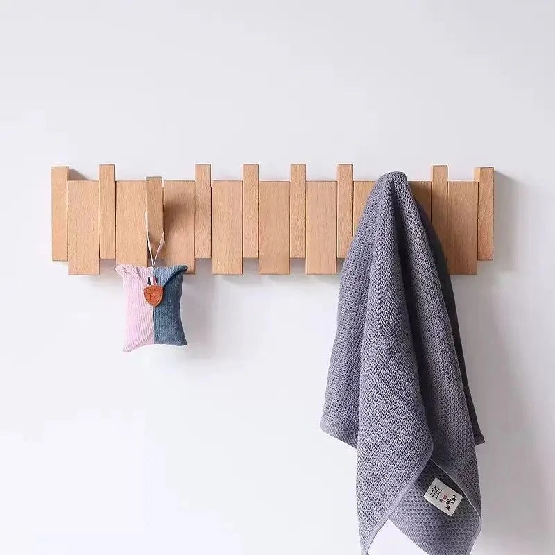 Nordic Fold – Klappbare Wandgarderobe aus Holz